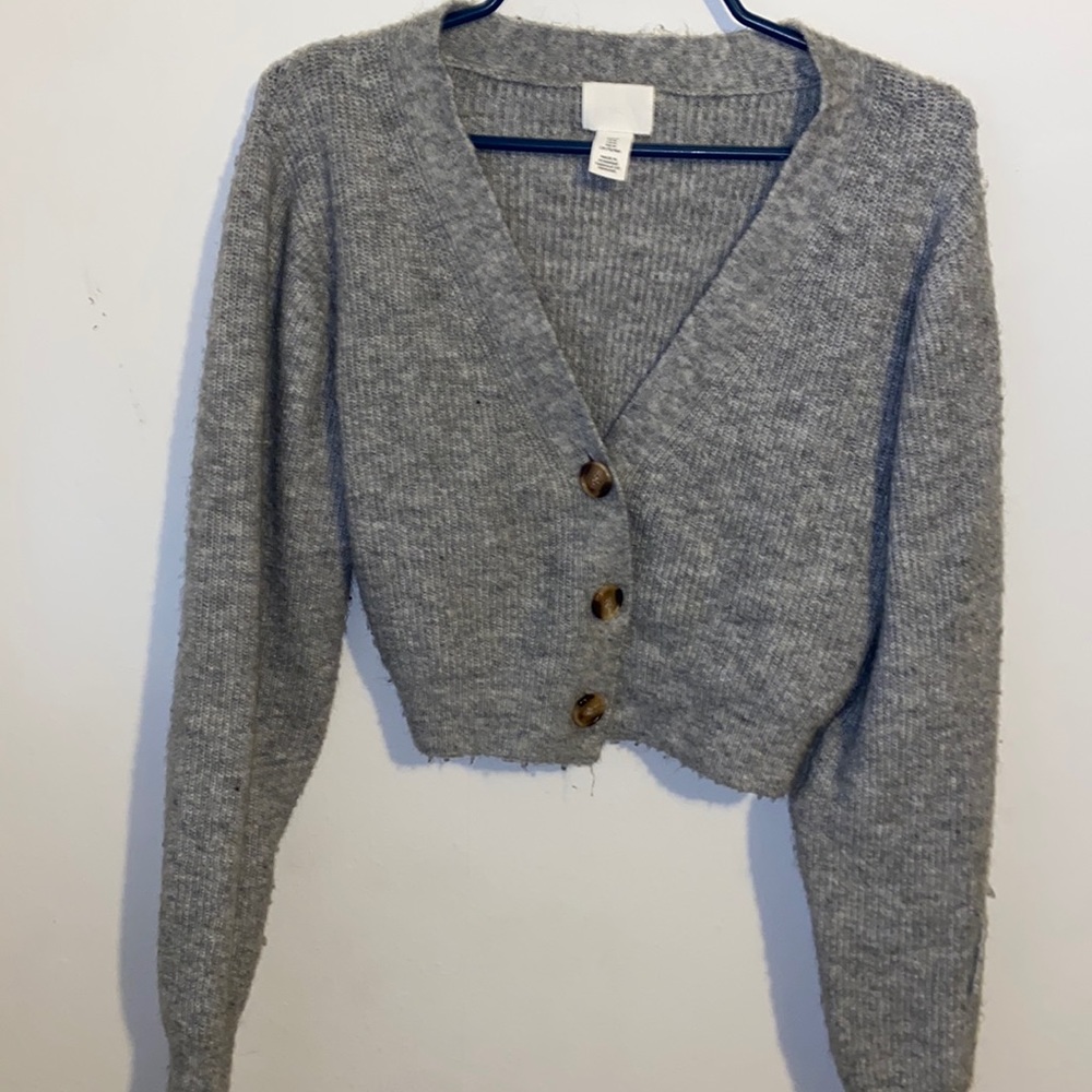 Cropped grey cardigan, women’s size M from H&M.